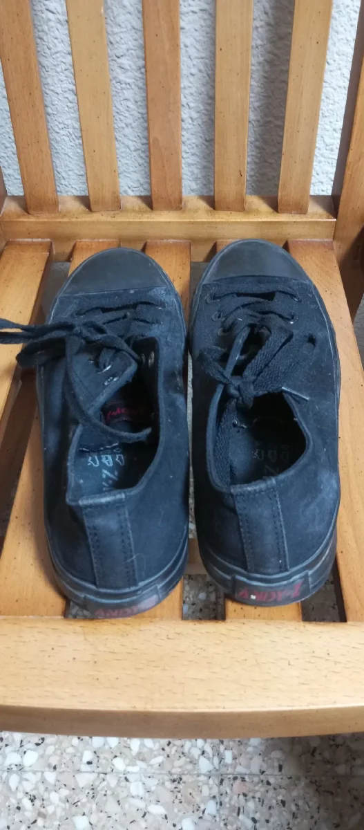 Zapatillas unisex negras talla 43 loneta. Foto 3 de 3.