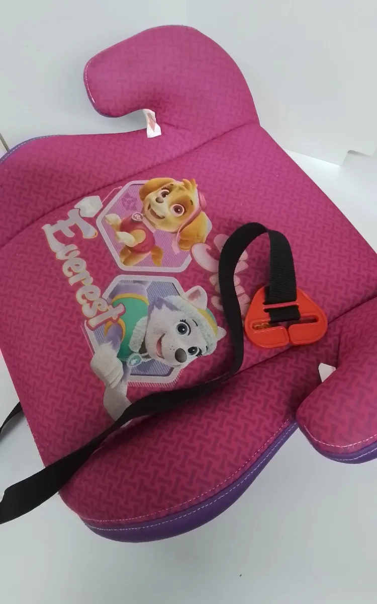 Se regala: Asiento elevador infantil. En Barcelona.