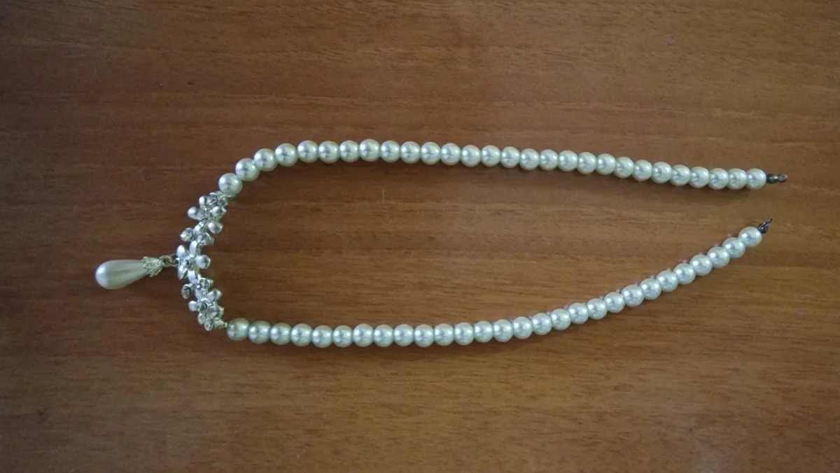 Se regala: Collares. En Barcelona. Publicado por Maria.
