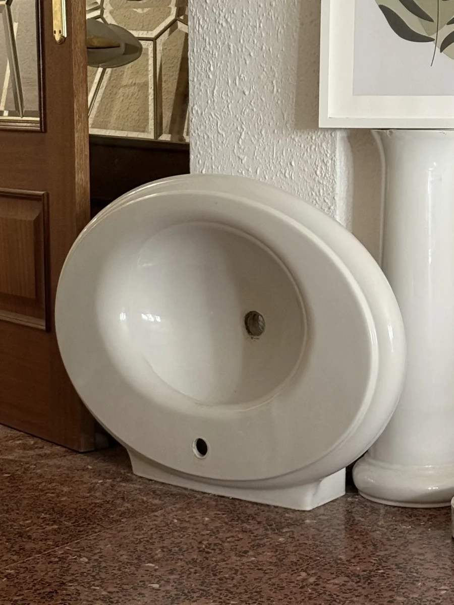 Se regala: lavabo elegante grande. En València. Publicado por Julia.