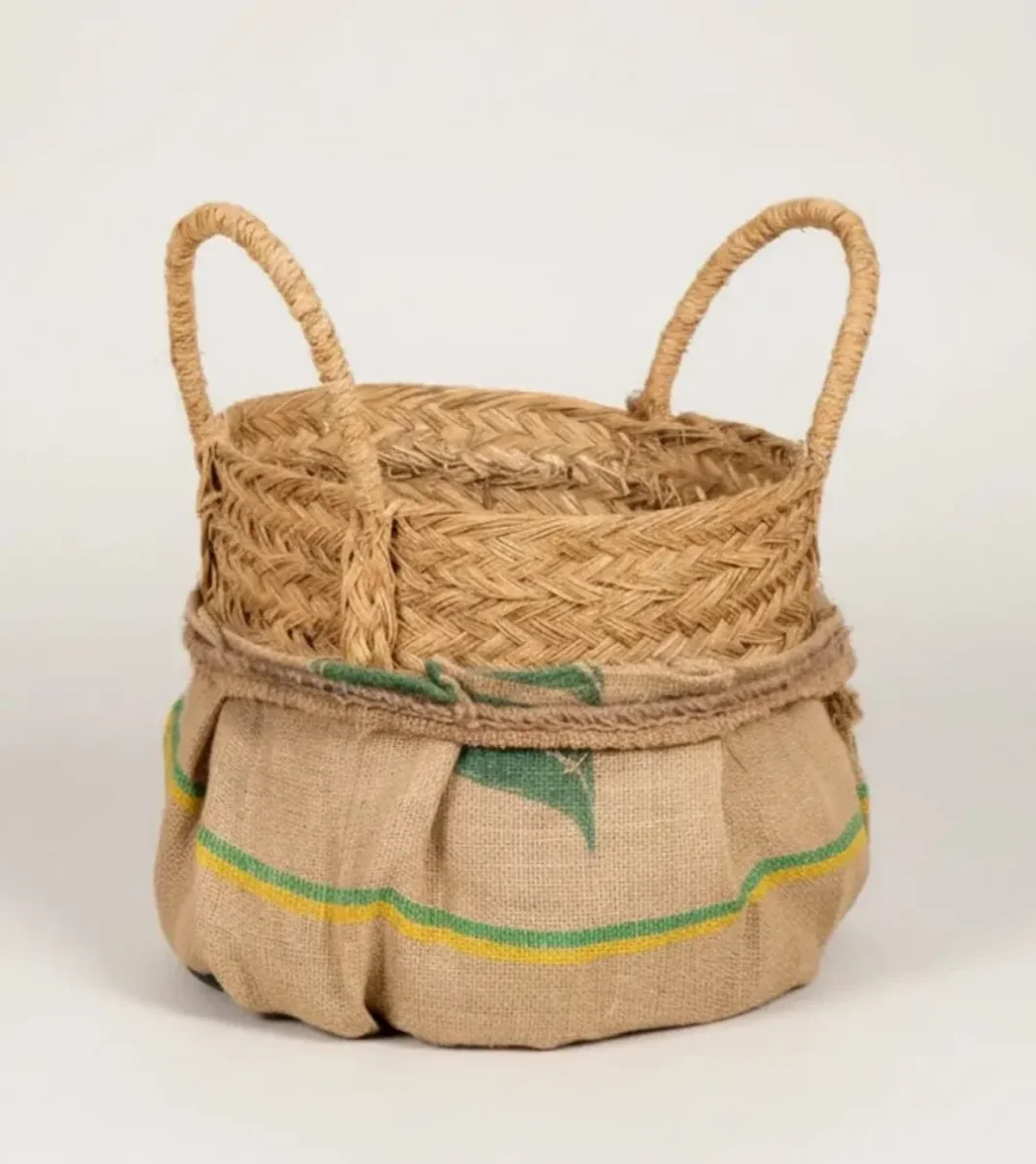 Idea de reciclaje: Canasta de mimbre. Publicado por Kari.