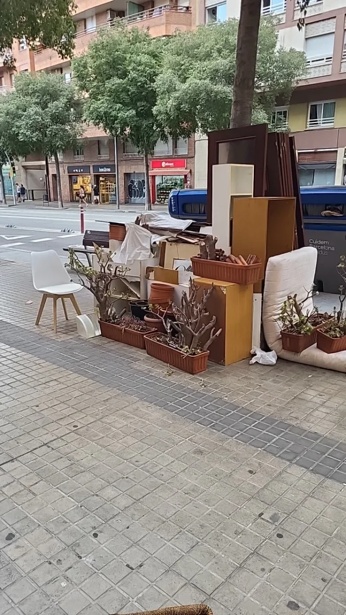 Encontrado: hay varias cosas. En Barcelona. Publicado por Roberta.