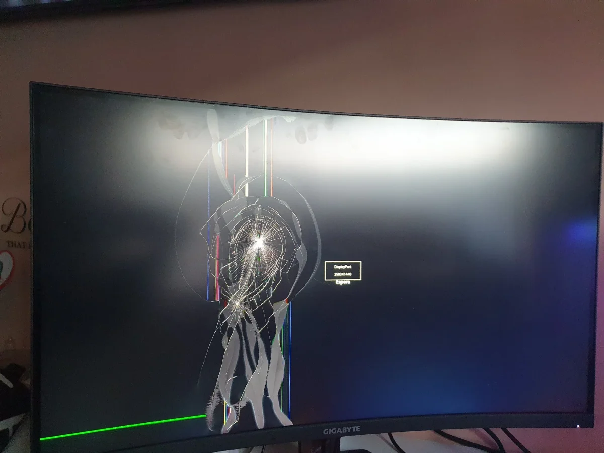 monitor gigabyte. Foto 2 de 2.