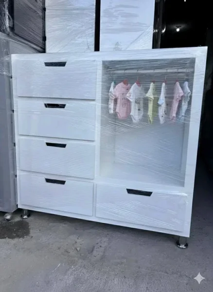 busco mueble para la ropa de mi bebe. Foto 4 de 5.
