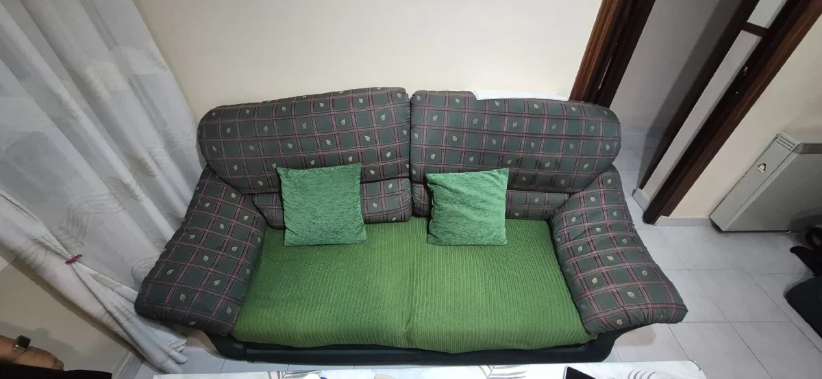 Se regala: REGALO SOFAS. En Valdemoro. Publicado por Javy.