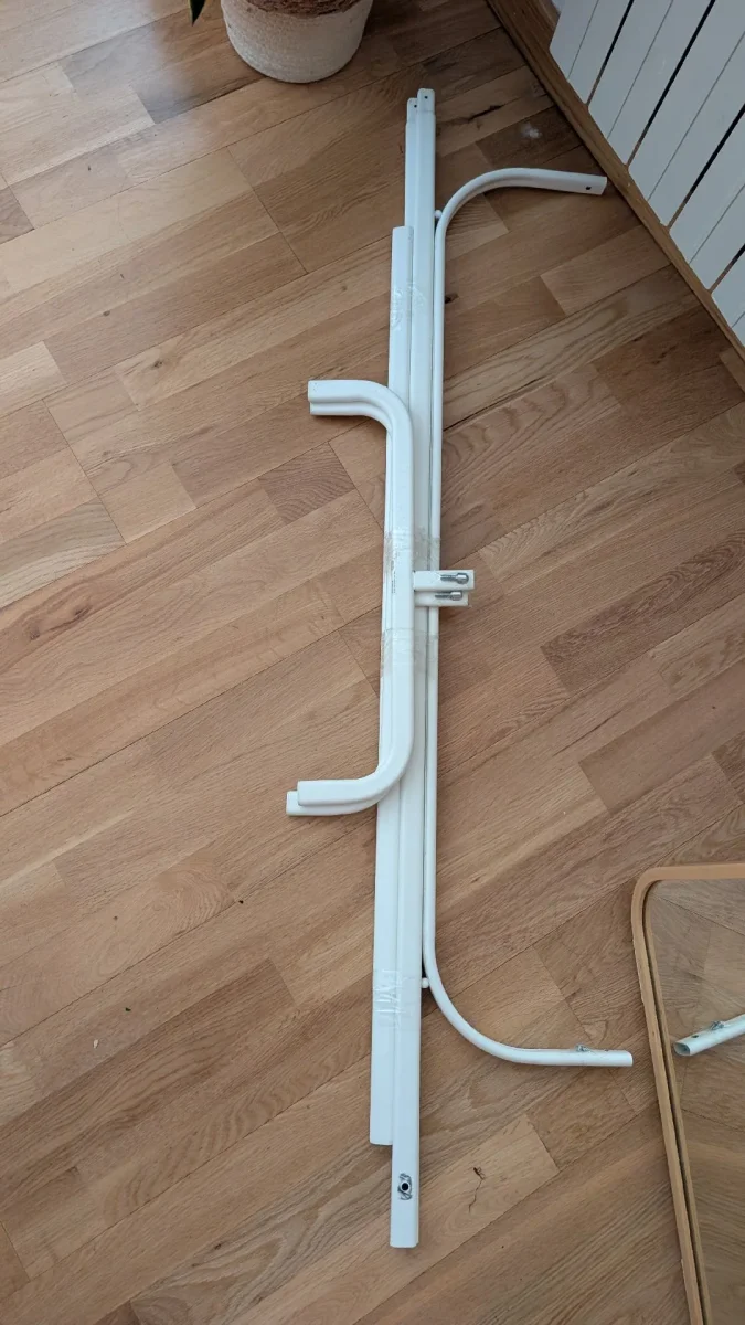 Soporte para Ropa Ikea. Foto 2 de 2.