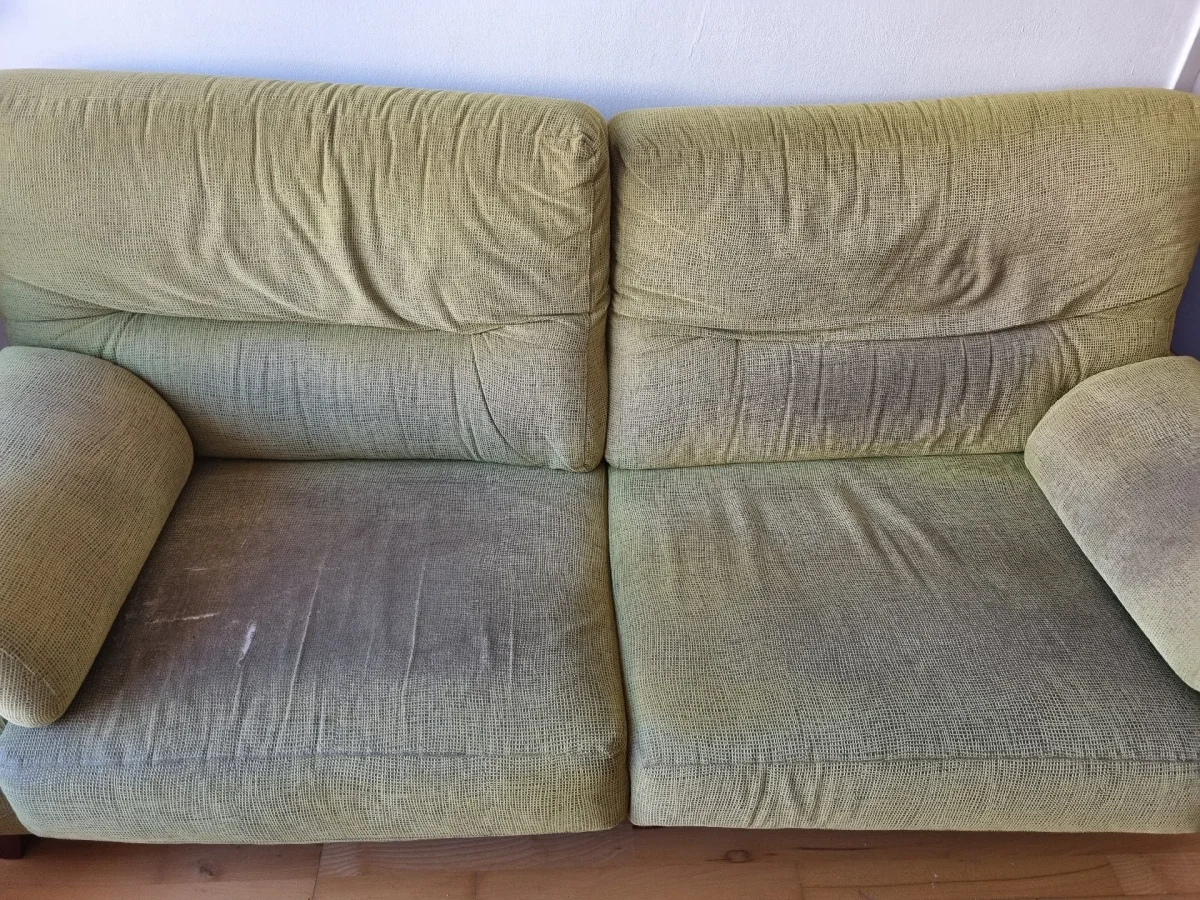 Se regala: Sofa. En Barcelona. Publicado por Olympia.