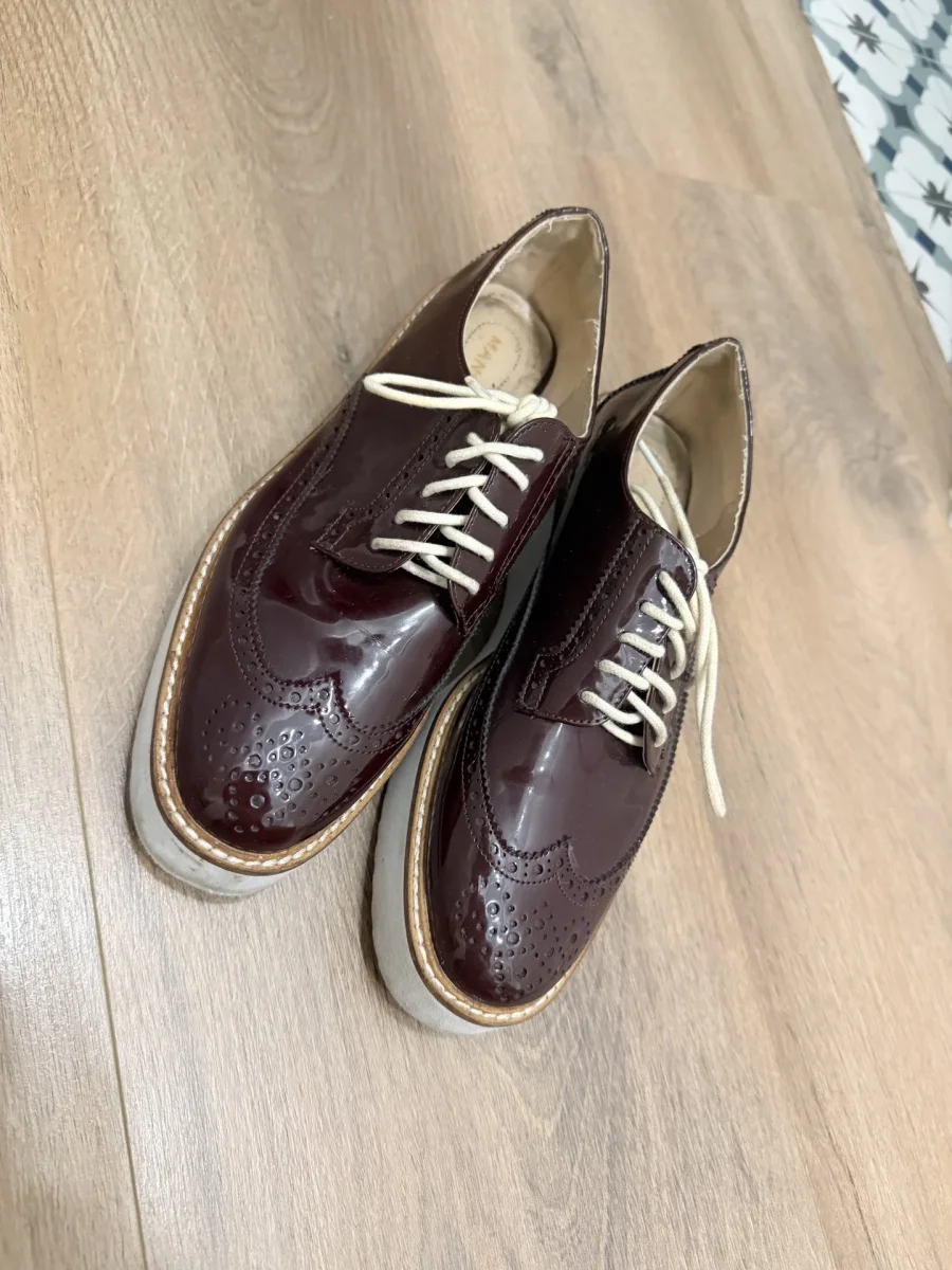 Se regala: zapato estilo mocasín talla 37. En Valencia. Publicado por Lidia.