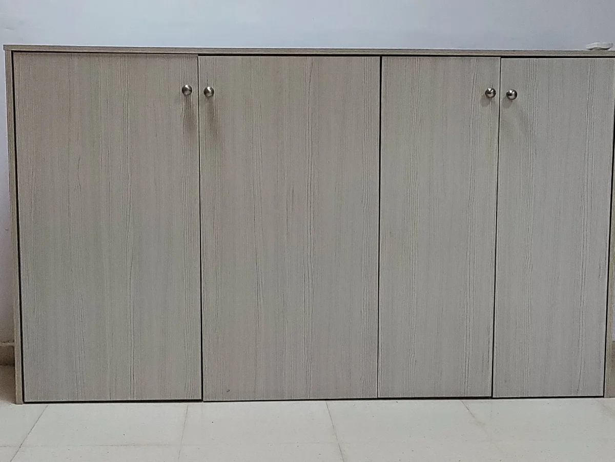 Regalo un mueble, un archivador y varias colchonetas en buen estado. Foto 3 de 5.