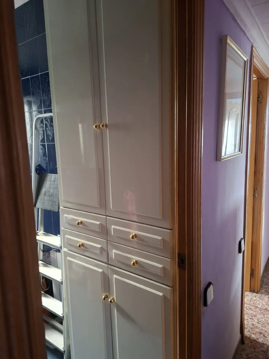 Se regala: mueble de baño. En Barcelona. Publicado por Eva.
